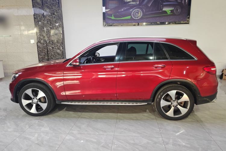 Used Mercedes-Benz GLC 2016 GLC 300 4MATIC Luxury Model Left Side
