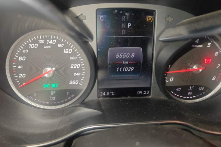 Used Mercedes-Benz GLC 2016 GLC 200 4MATIC Odometer Close Up
