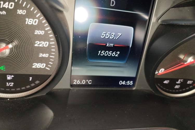 Used Mercedes-Benz GLC 2016 GLC 200 4MATIC Odometer Close Up