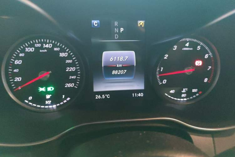 Used Mercedes-Benz GLC 2016 GLC 300 4MATIC Dynamic Model Odometer Close Up