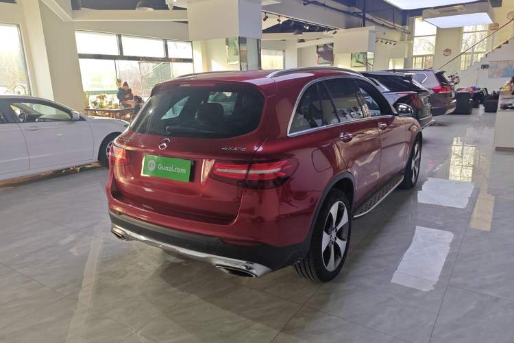 Used Mercedes-Benz GLC 2016 GLC 300 4MATIC Luxury Model Rear Right 45 Deg