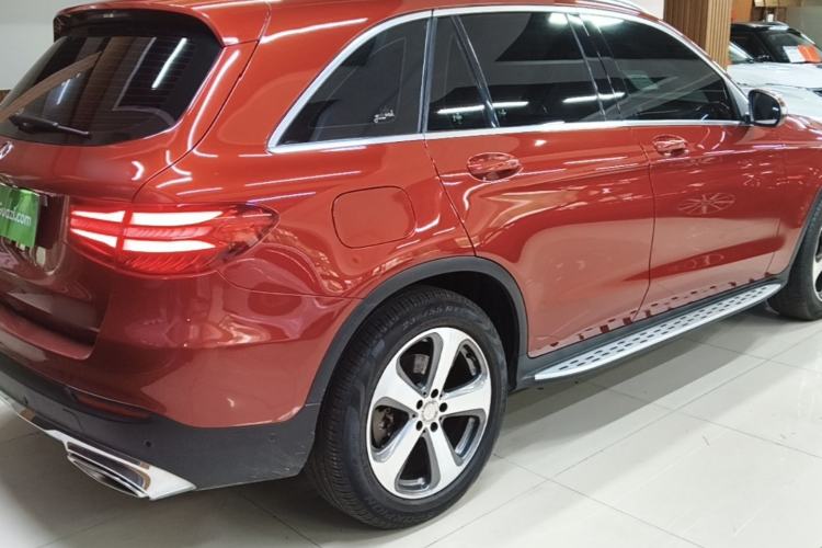 Used Mercedes-Benz GLC 2016 GLC 260 4MATIC Luxury Model Rear Right 45 Deg
