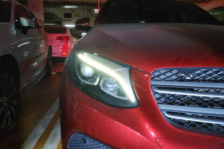 Used Mercedes-Benz GLC 2016 GLC 260 4MATIC Luxury Model Right Front Headlight