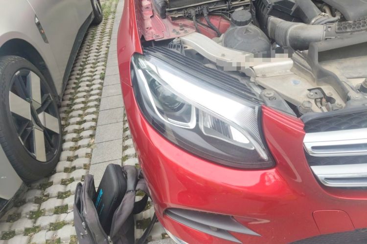 Used Mercedes-Benz GLC 2016 GLC 260 4MATIC Luxury Model Right Front Headlight