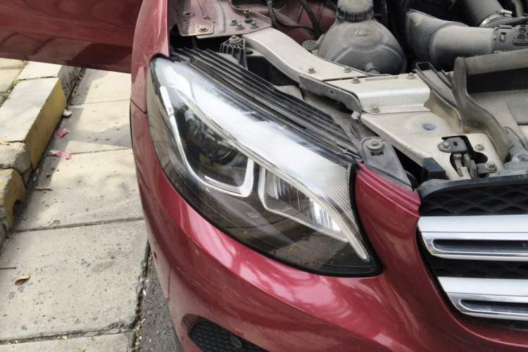 Used Mercedes-Benz GLC 2016 GLC 260 4MATIC Luxury Model Right Front Headlight