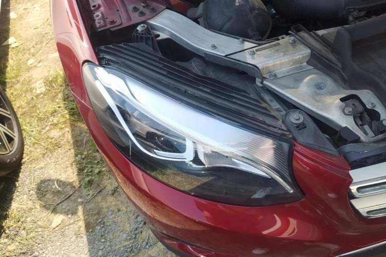 Used Mercedes-Benz GLC 2016 GLC 260 4MATIC Luxury Model Right Front Headlight