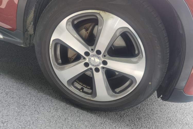 Used Mercedes-Benz GLC 2016 GLC 260 4MATIC Luxury Model Right Front Wheel Hub
