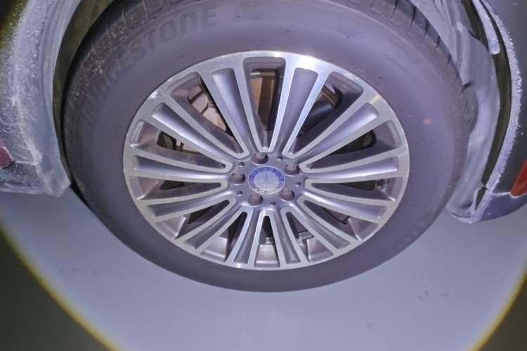 Used Mercedes-Benz GLC 2016 GLC 200 4MATIC Right Front Wheel Hub