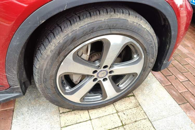 Used Mercedes-Benz GLC 2016 GLC 260 4MATIC Luxury Model Right Front Wheel Hub