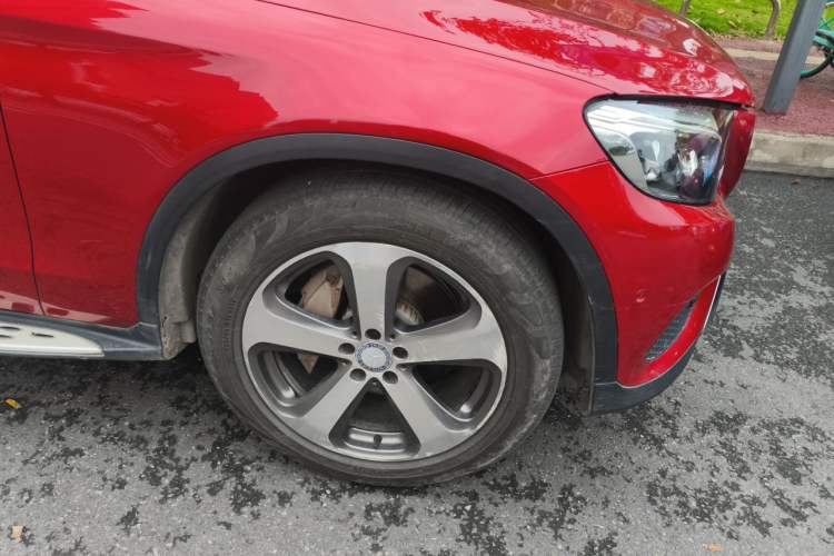 Used Mercedes-Benz GLC 2016 GLC 300 4MATIC Luxury Model Right Front Wheel Hub