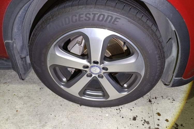 Used Mercedes-Benz GLC 2016 GLC 300 4MATIC Dynamic Model Right Front Wheel Hub