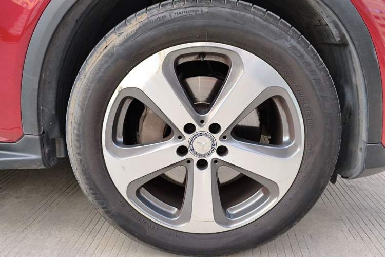 Used Mercedes-Benz GLC 2016 GLC 260 4MATIC Luxury Model Right Front Wheel Hub