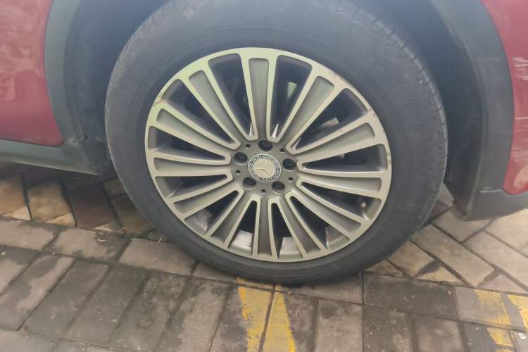 Used Mercedes-Benz GLC 2016 GLC 260 4MATIC Dynamic Edition Right Front Wheel Hub