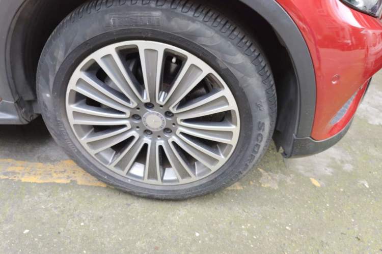 Used Mercedes-Benz GLC 2016 GLC 260 4MATIC Dynamic Edition Right Front Wheel Hub