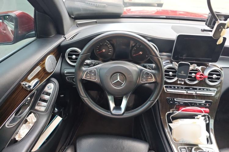Used Mercedes-Benz GLC 2016 GLC 260 4MATIC Dynamic Edition Steering Wheel