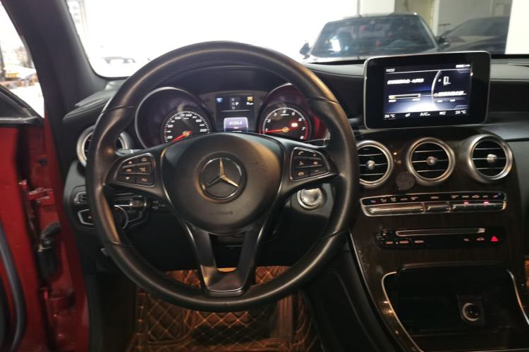 Used Mercedes-Benz GLC 2016 GLC 260 4MATIC Dynamic Edition Steering Wheel
