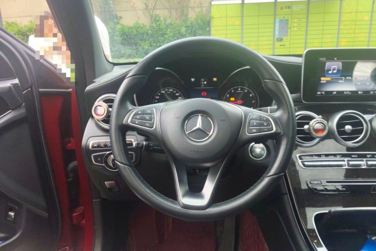 Used Mercedes-Benz GLC 2016 GLC 260 4MATIC Luxury Model Steering Wheel
