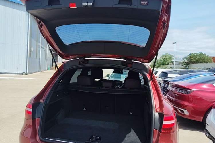 Used Mercedes-Benz GLC 2016 GLC 260 4MATIC Luxury Model Trunk
