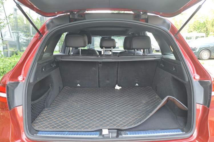 Used Mercedes-Benz GLC 2016 GLC 300 4MATIC Dynamic Model Trunk