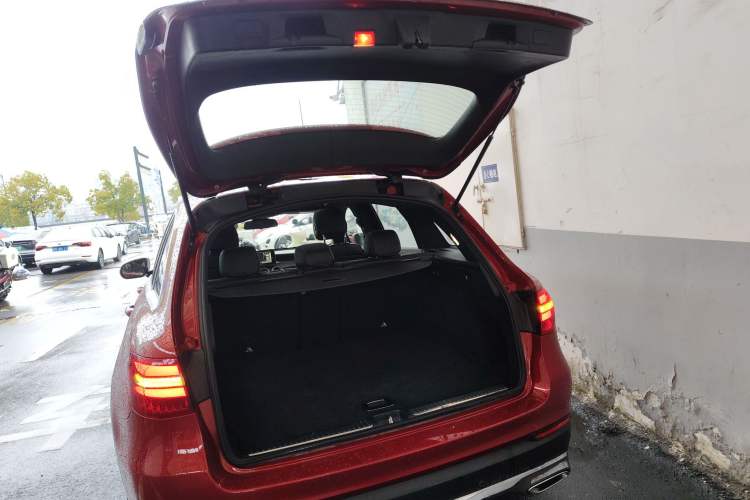 Used Mercedes-Benz GLC 2016 GLC 200 4MATIC Trunk