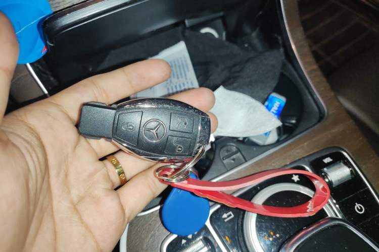 Used Mercedes-Benz GLC 2016 GLC 300 4MATIC Dynamic Model Vehicle Key