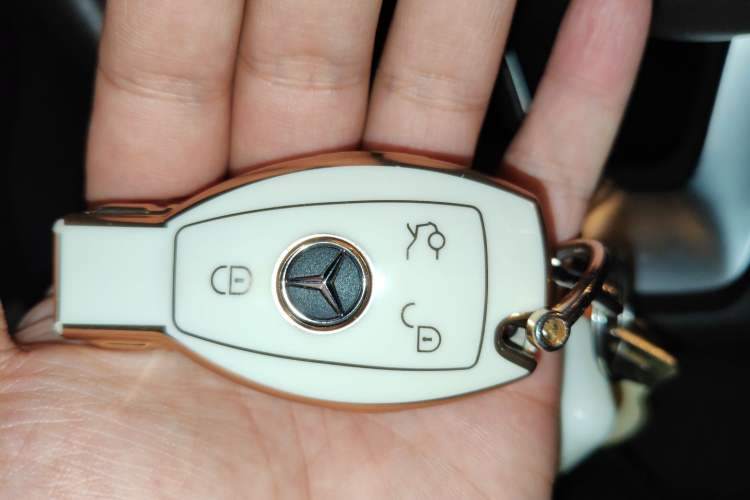 Used Mercedes-Benz GLC 2016 GLC 260 4MATIC Luxury Model Vehicle Key