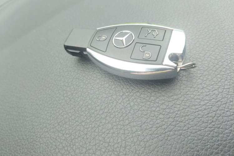 Used Mercedes-Benz GLC 2016 GLC 260 4MATIC Luxury Model Vehicle Key
