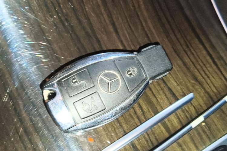 Used Mercedes-Benz GLC 2016 GLC 260 4MATIC Luxury Model Vehicle Key
