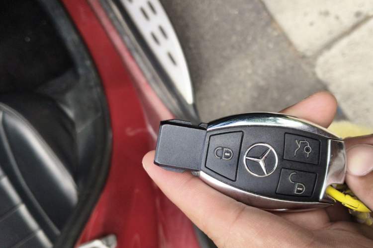 Used Mercedes-Benz GLC 2016 GLC 260 4MATIC Luxury Model Vehicle Key