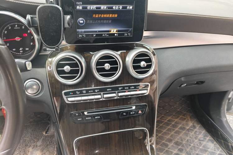 Used Mercedes-Benz GLC 2016 GLC 260 4MATIC Dynamic Edition Audio And AC Panel