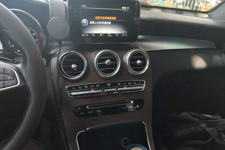 Used Mercedes-Benz GLC 2016 GLC 300 4MATIC Dynamic Model Audio And AC Panel