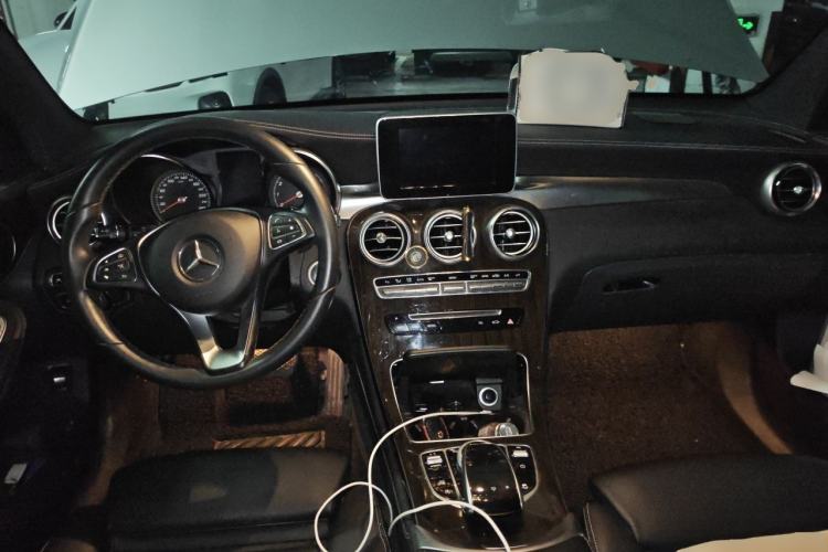Used Mercedes-Benz GLC 2016 GLC 260 4MATIC Luxury Model Center Console