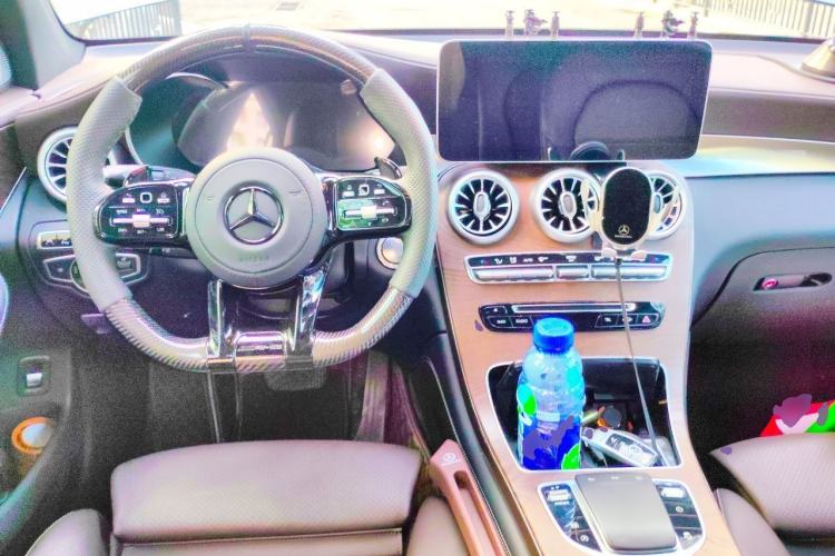 Used Mercedes-Benz GLC 2016 GLC 300 4MATIC Dynamic Model Center Console