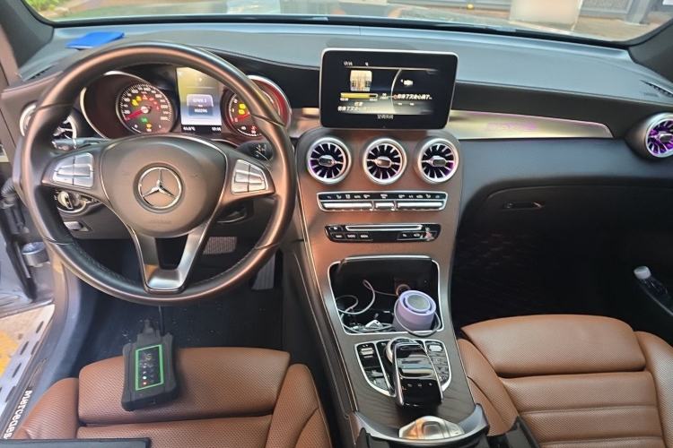 Used Mercedes-Benz GLC 2016 GLC 300 4MATIC Luxury Model Center Console