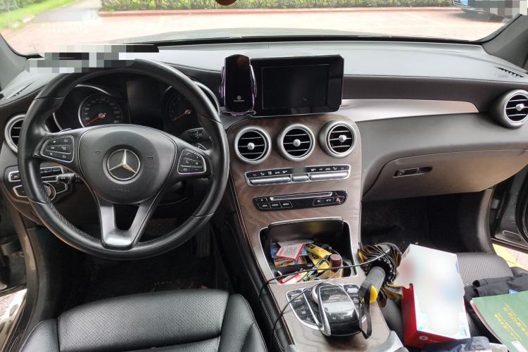 Used Mercedes-Benz GLC 2016 GLC 300 4MATIC Dynamic Model Center Console