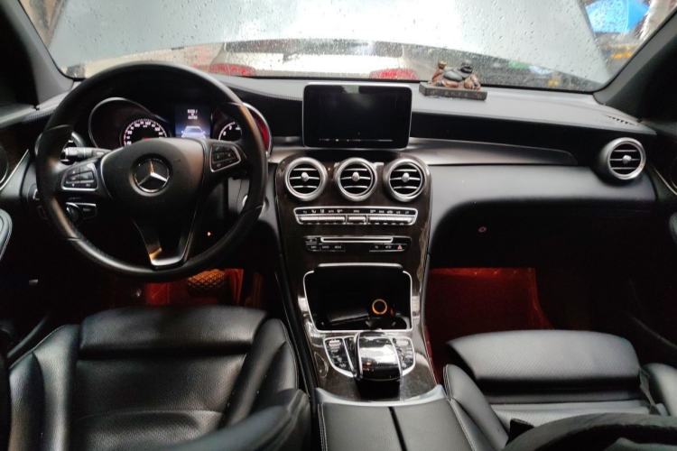 Used Mercedes-Benz GLC 2016 GLC 260 4MATIC Luxury Model Center Console