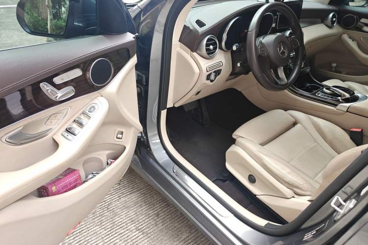 Used Mercedes-Benz GLC 2016 GLC 260 4MATIC Dynamic Edition Driver Seat