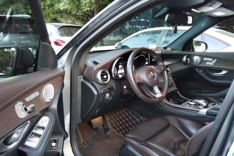 Used Mercedes-Benz GLC 2016 GLC 260 4MATIC Luxury Model Driver Seat