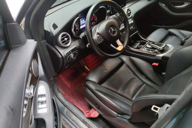 Used Mercedes-Benz GLC 2016 GLC 260 4MATIC Luxury Model Driver Seat