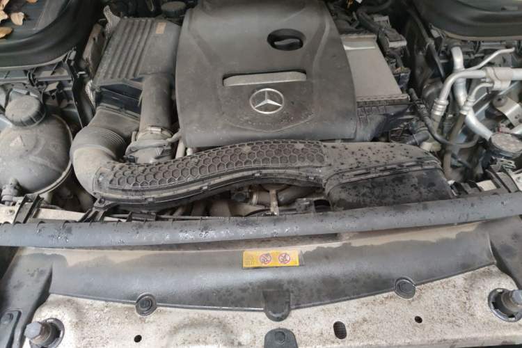 Used Mercedes-Benz GLC 2016 GLC 260 4MATIC Luxury Model Engine Bay