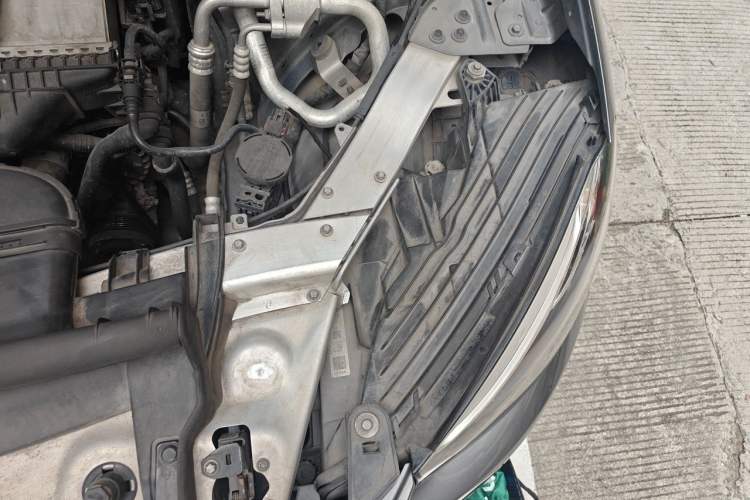 Used Mercedes-Benz GLC 2016 GLC 260 4MATIC Dynamic Edition Engine Bay Left
