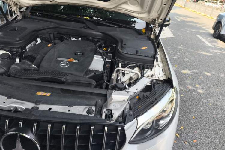 Used Mercedes-Benz GLC 2016 GLC 300 4MATIC Dynamic Model Engine Bay Left