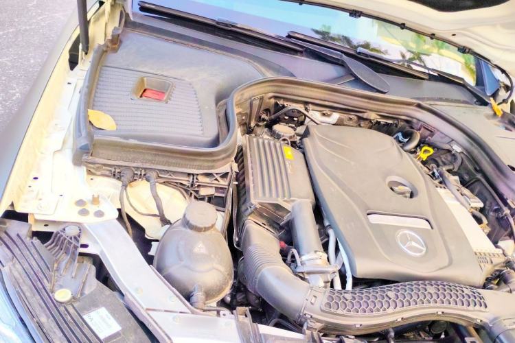 Used Mercedes-Benz GLC 2016 GLC 300 4MATIC Dynamic Model Engine Bay Right