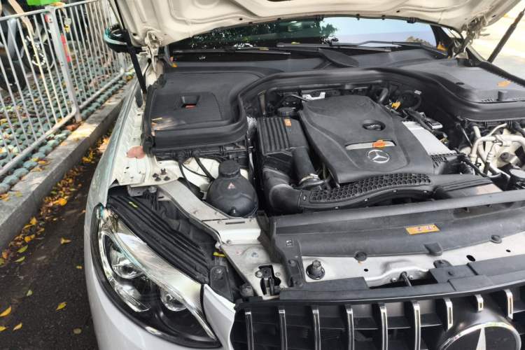 Used Mercedes-Benz GLC 2016 GLC 300 4MATIC Dynamic Model Engine Bay Right