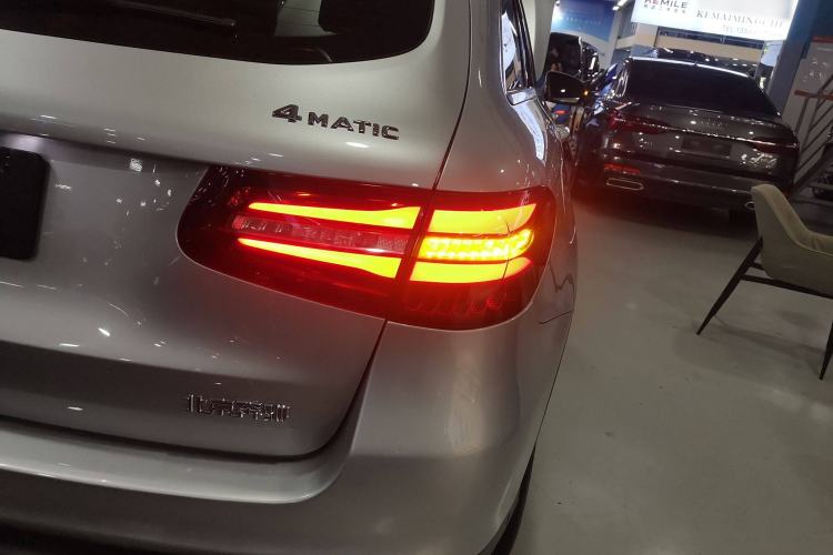 Used Mercedes-Benz GLC 2016 GLC 300 4MATIC Dynamic Model Exterior 6