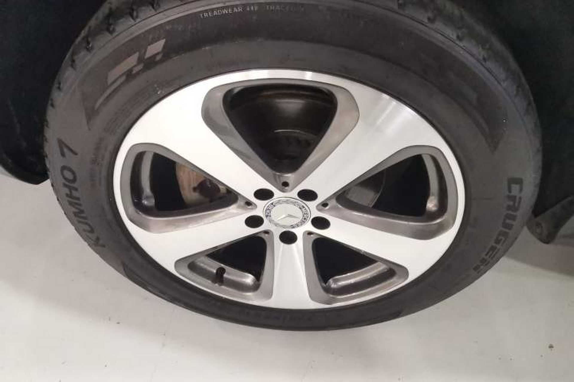 Used Mercedes-Benz GLC 2016 GLC 300 4MATIC Dynamic Model Exterior 8
