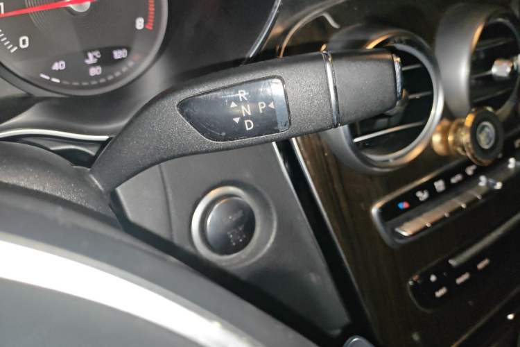Used Mercedes-Benz GLC 2016 GLC 260 4MATIC Luxury Model Gear Lever