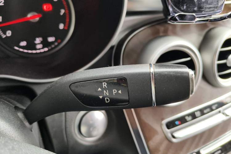 Used Mercedes-Benz GLC 2016 GLC 300 4MATIC Dynamic Model Gear Lever