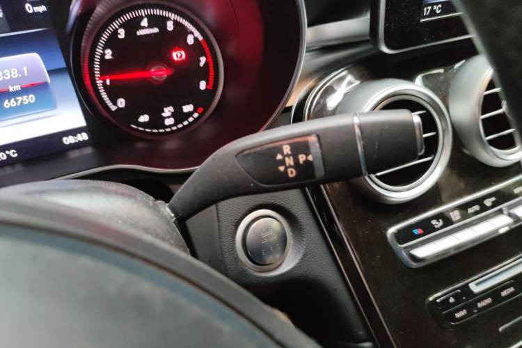 Used Mercedes-Benz GLC 2016 GLC 260 4MATIC Luxury Model Gear Lever
