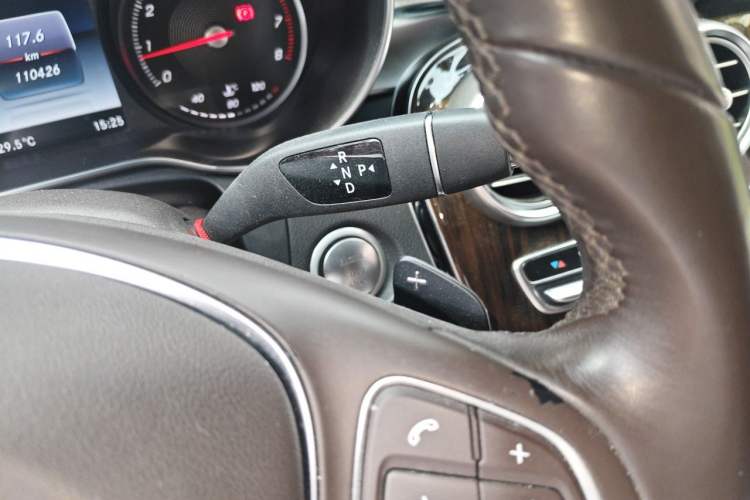 Used Mercedes-Benz GLC 2016 GLC 260 4MATIC Dynamic Edition Gear Lever
